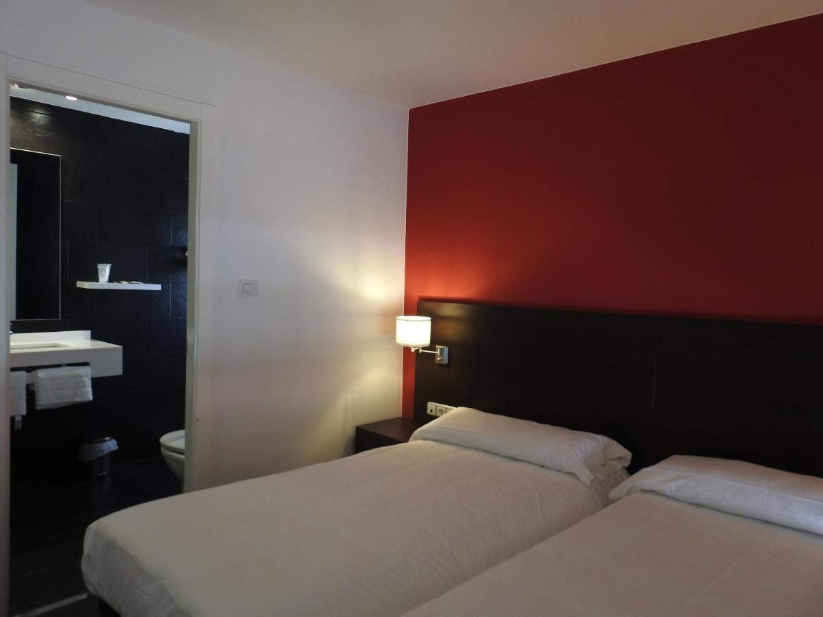 Hostal Meson De Paco Carinena Ngoại thất bức ảnh